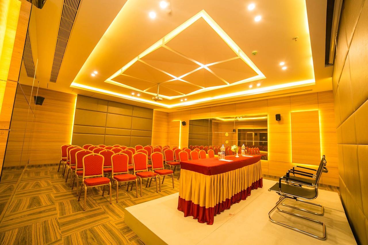 Hotel Vivera Grande Dindigul Esterno foto