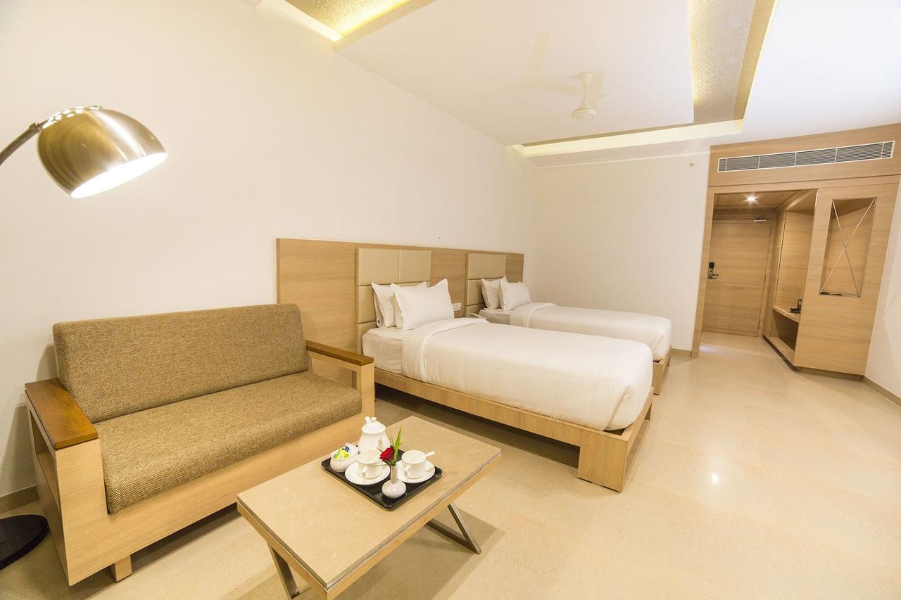 Hotel Vivera Grande Dindigul Esterno foto