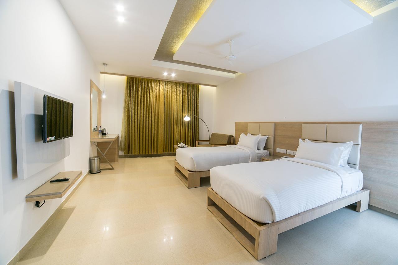 Hotel Vivera Grande Dindigul Esterno foto