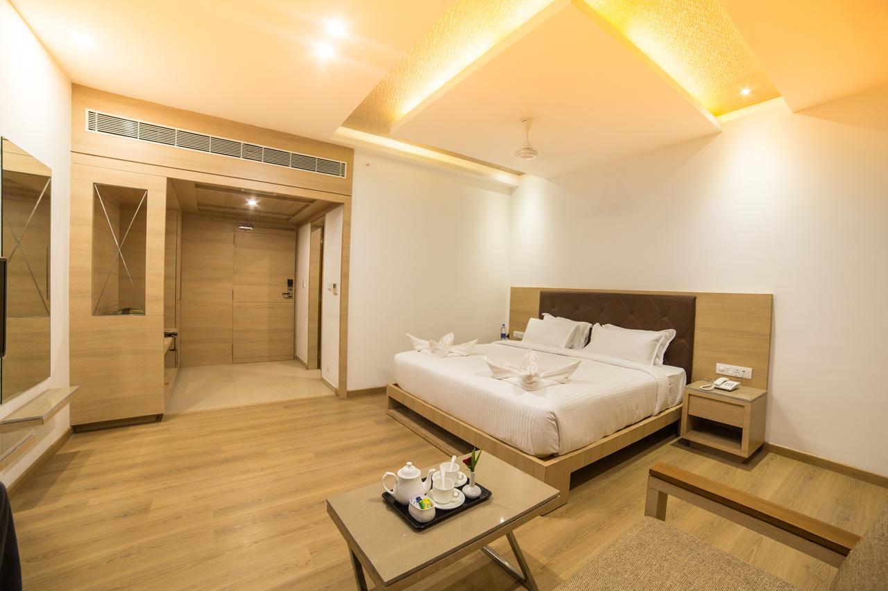 Hotel Vivera Grande Dindigul Esterno foto
